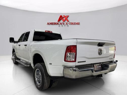 2024 RAM 3500 Big Horn Crew Cab 4x4 8' Box