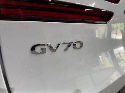2022 Genesis GV70 2.5T AWD