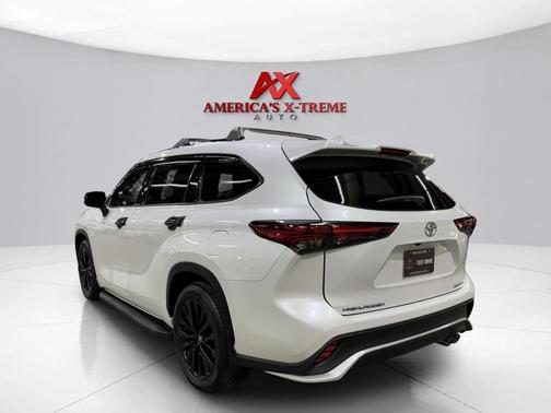 Wind Chill Pearl 2023 Toyota Highlander XSE
