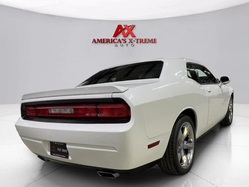 2012 Dodge Challenger SXT