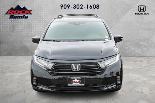 Crystal Black Pearl 2024 Honda Odyssey