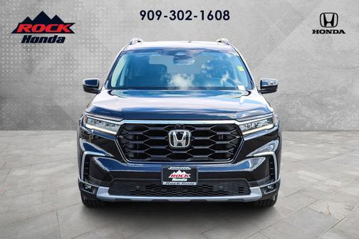 Crystal Black Pearl 2025 Honda Pilot