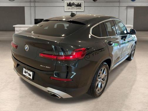 2024 BMW X4 xDrive30i