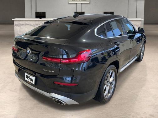 2024 BMW X4 xDrive30i