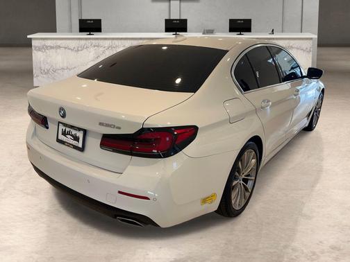 2022 BMW 530e Base