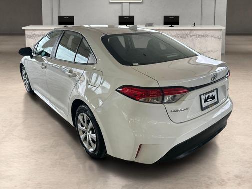 Ice 2024 Toyota Corolla LE