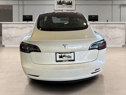 Pearl White Multi-Coat 2018 Tesla Model 3 Standard