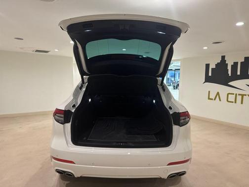 2021 Maserati Levante Base