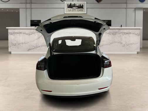 Pearl White Multi-Coat 2023 Tesla Model 3 Standard Range