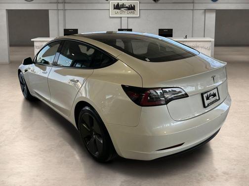 Pearl White Multi-Coat 2023 Tesla Model 3 Standard Range
