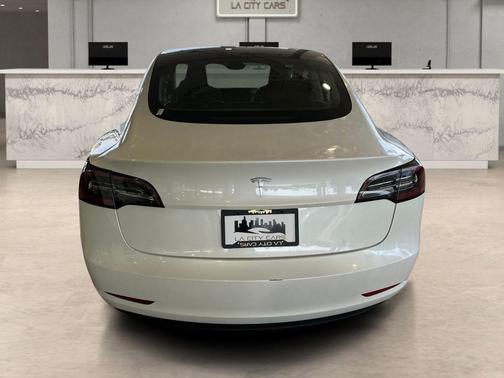 Pearl White Multi-Coat 2023 Tesla Model 3 Standard Range