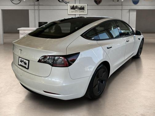 Pearl White Multi-Coat 2023 Tesla Model 3 Standard Range