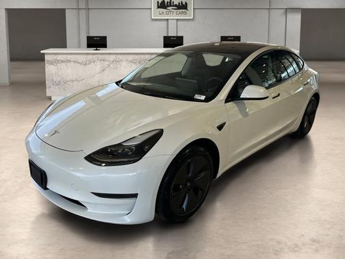Pearl White Multi-Coat 2023 Tesla Model 3 Standard Range