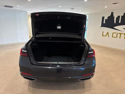 2020 BMW 740 740i