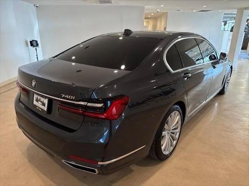 2020 BMW 740 740i