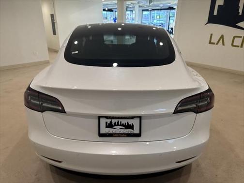 2022 Tesla Model 3 Standard Range