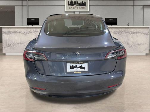 2022 Tesla Model 3 Standard Range