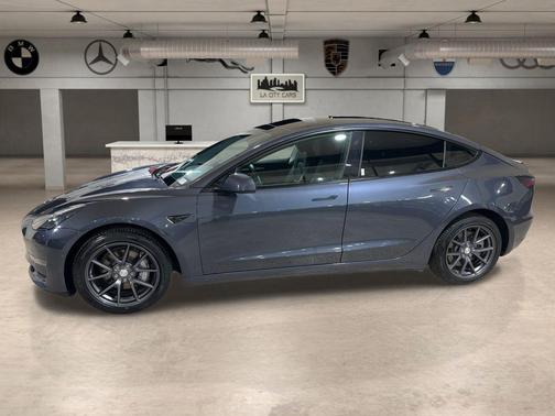 2022 Tesla Model 3 Standard Range