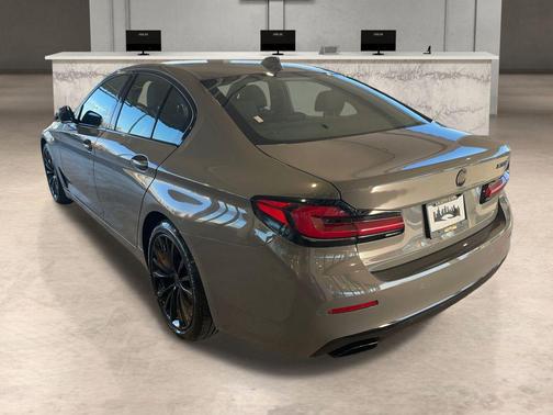 2022 BMW 530 i