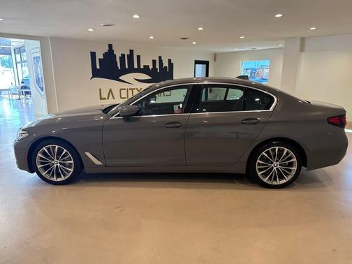 2022 BMW 530 i