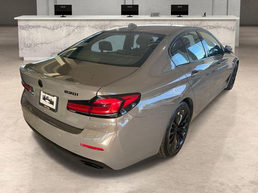 2022 BMW 530 i