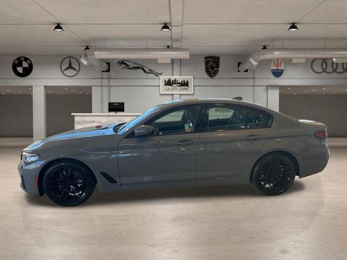 2022 BMW 530 i