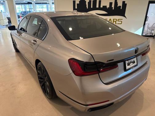 2022 BMW 750 i xDrive