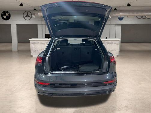 2021 Audi e-tron Premium