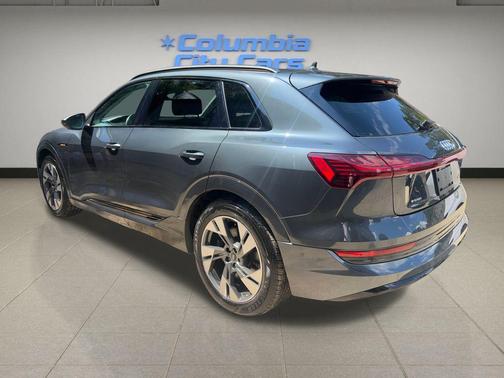 2021 Audi e-tron Premium