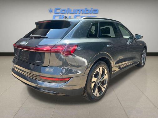 2021 Audi e-tron Premium