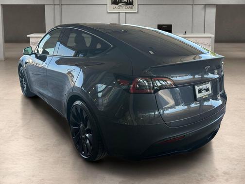 Midnight Silver Metallic 2023 Tesla Model Y Performance Dual Motor All-Wheel Drive