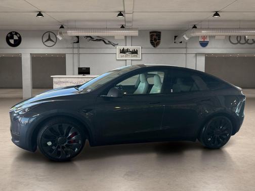 Midnight Silver Metallic 2023 Tesla Model Y Performance Dual Motor All-Wheel Drive