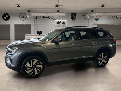 Gray 2025 Volkswagen Atlas 2.0T SE w/Technology