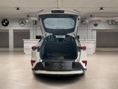 Summit White 2025 Buick Envista Sport Touring FWD