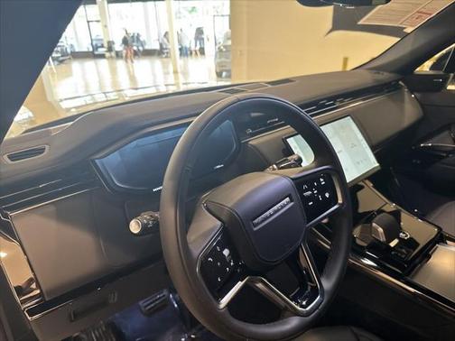 2025 Land Rover Range Rover Sport SE