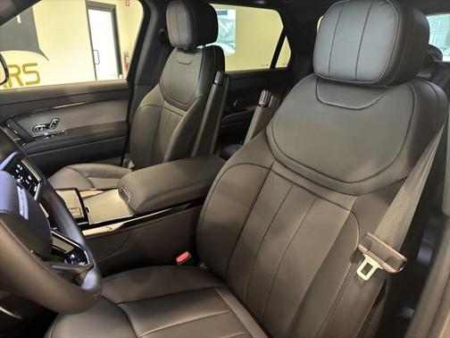 2025 Land Rover Range Rover Sport SE