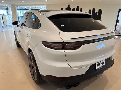 2023 Porsche Cayenne Platinum Edition