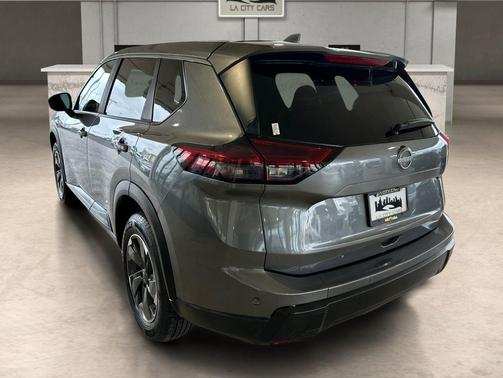 Gun Metallic 2025 Nissan Rogue SV