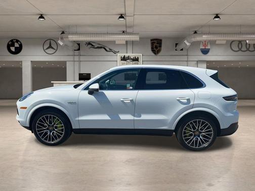 2022 Porsche Cayenne Platinum Edition