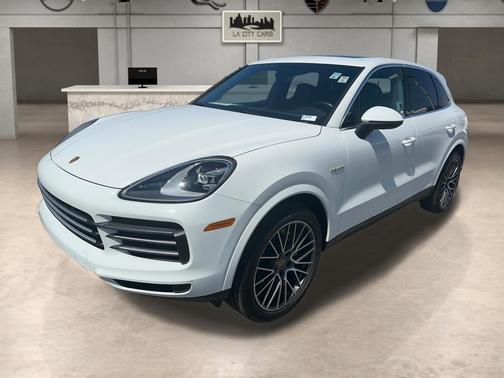 2022 Porsche Cayenne Platinum Edition