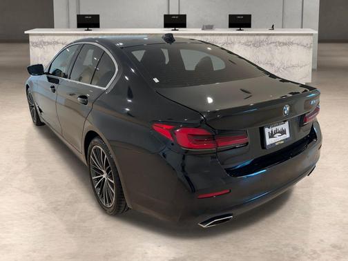 2022 BMW 530 i