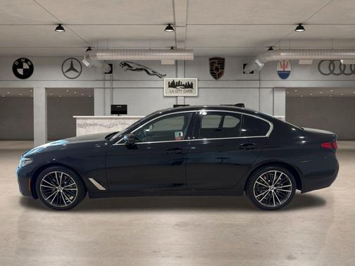 2022 BMW 530 i
