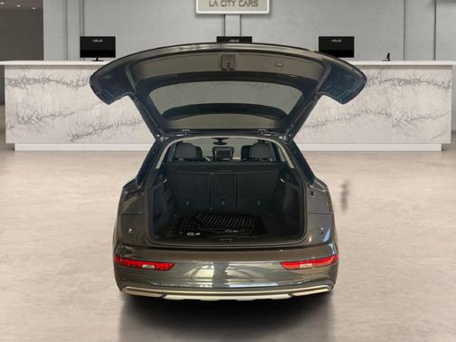 Manhattan Gray Metallic 2023 Audi Q5 40 Premium