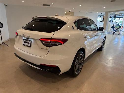 2023 Maserati Levante Modena