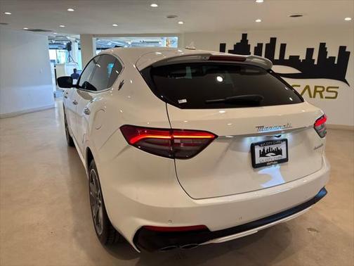 2023 Maserati Levante Modena