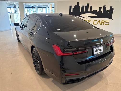 2022 BMW 740 i