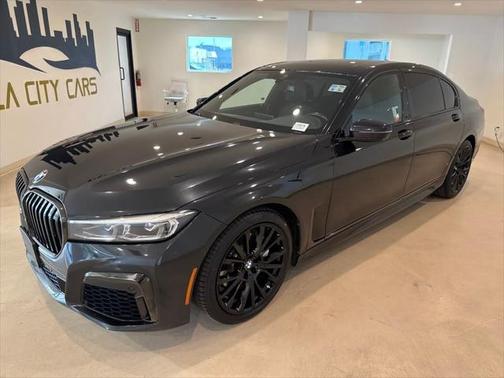 2022 BMW 740 i