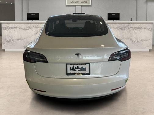 Pearl White Multi-Coat 2023 Tesla Model 3 Standard Range