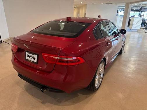 2017 Jaguar XE 35t R-Sport