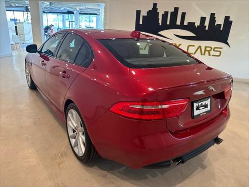 2017 Jaguar XE 35t R-Sport